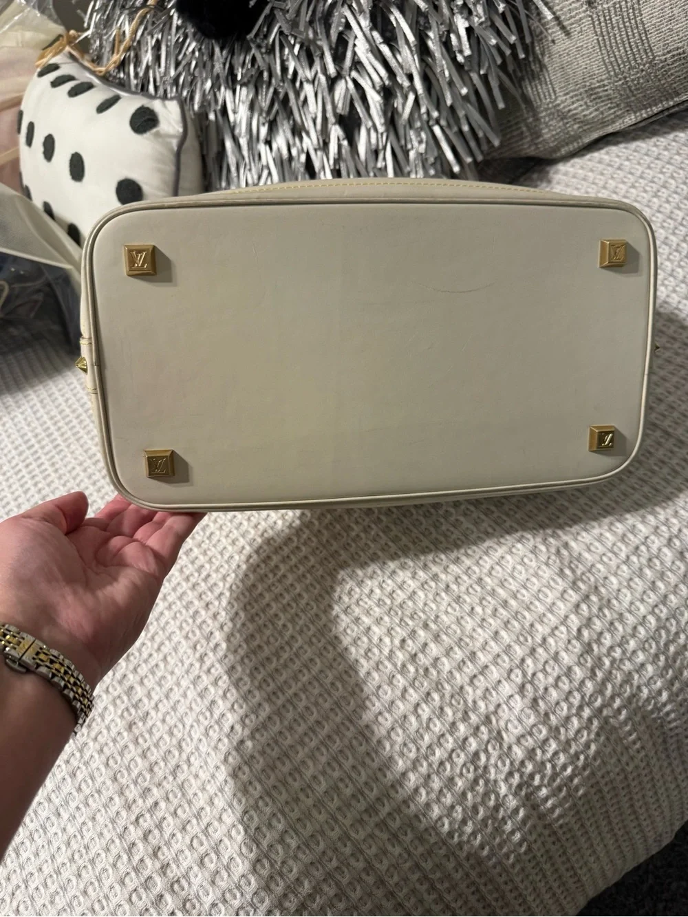 LV Suhali Goatskin Leather Lockit Bag in Ivory with Certificate of Authenticity